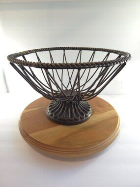 Industrial Farmhouse Metal Wire Footed Centerpiece Basket – Heavy Base
